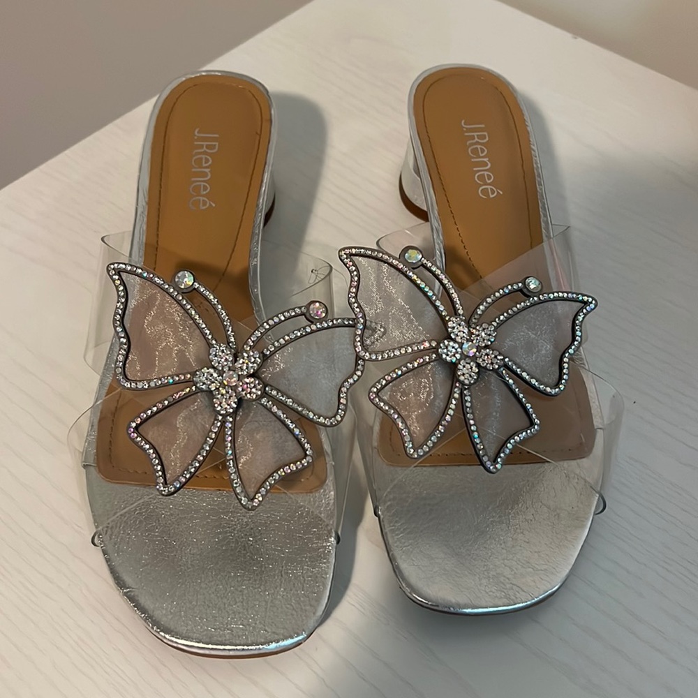 J. Renee, Clear Silver Sumitra Sandals, Women’s size 9, Great Condition